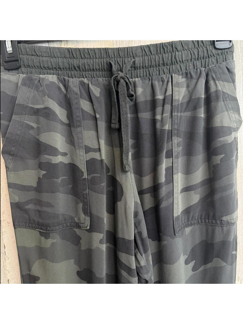 Splendid Camo Joggers Women’s Small Green Drawstring Pocket - Picture 6 of 8
